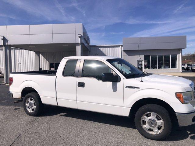 Photo of 2014 Oxford White Ford F-150