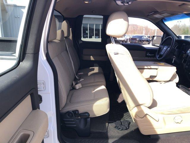 Photo of 2014 Oxford White Ford F-150