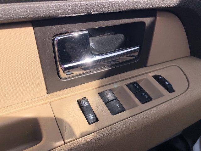 Photo of 2014 Oxford White Ford F-150