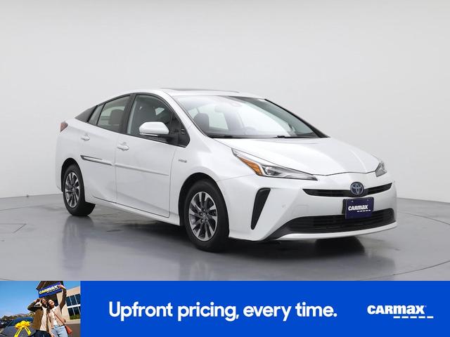 Photo of 2021 White Toyota Prius