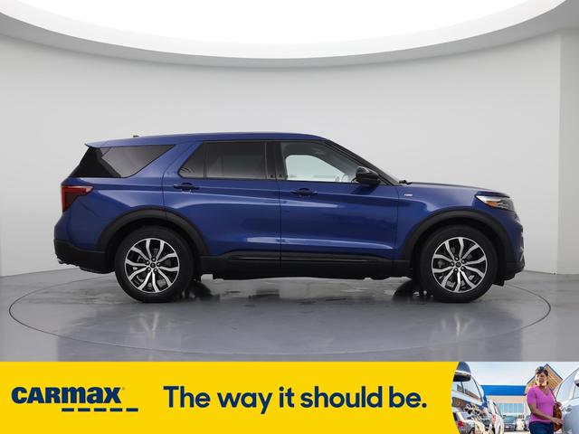 Photo of 2022 Blue Ford Explorer