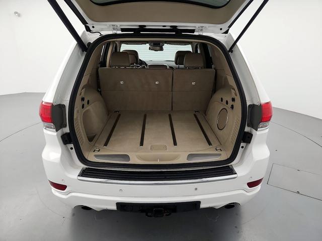 Photo of 2015 White Jeep Grand Cherokee