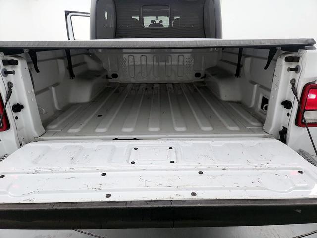 Photo of 2021 White Jeep Gladiator