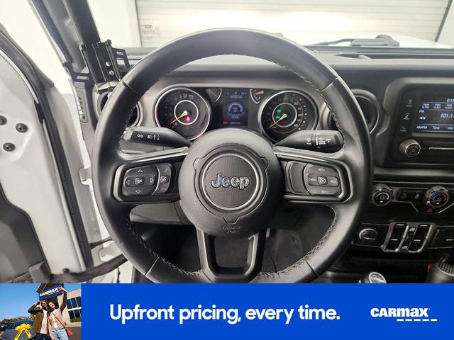 Photo of 2021 White Jeep Gladiator