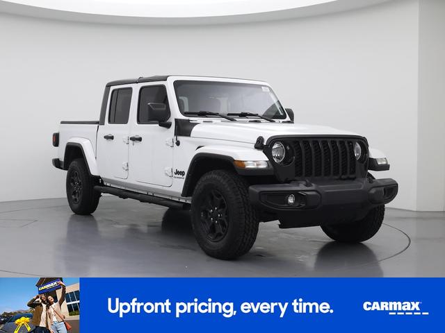 Photo of 2021 White Jeep Gladiator