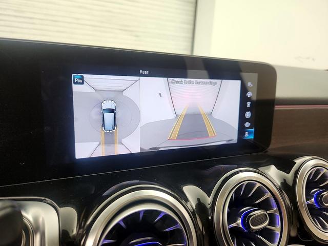 Photo of 2022 Black Mercedes-Benz GLB 250