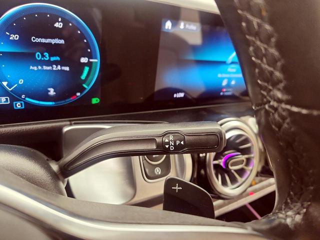 Photo of 2022 Black Mercedes-Benz GLB 250