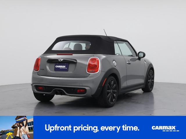 Photo of 2017 Gray MINI Convertible