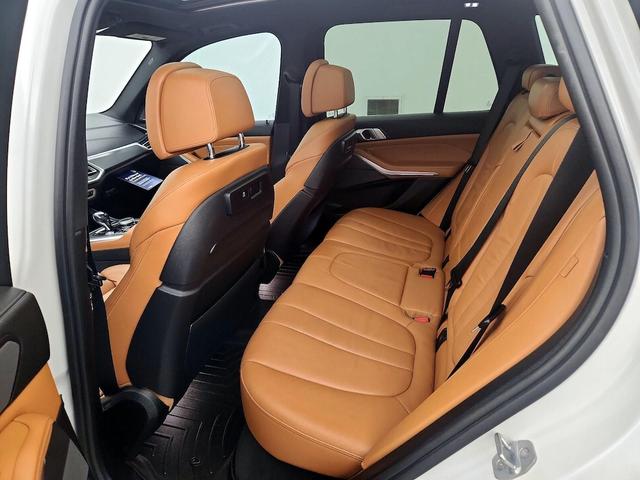 Photo of 2019 White BMW X5