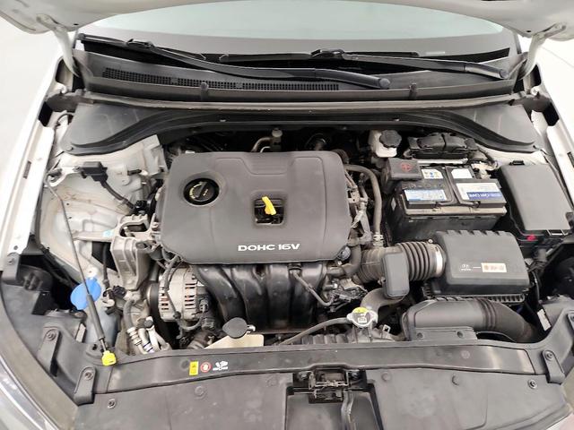 Photo of 2017 Silver Hyundai ELANTRA