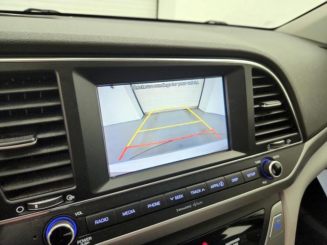 Photo of 2017 Silver Hyundai ELANTRA