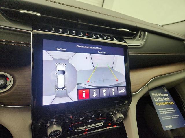 Photo of 2022 Black Jeep Grand Cherokee