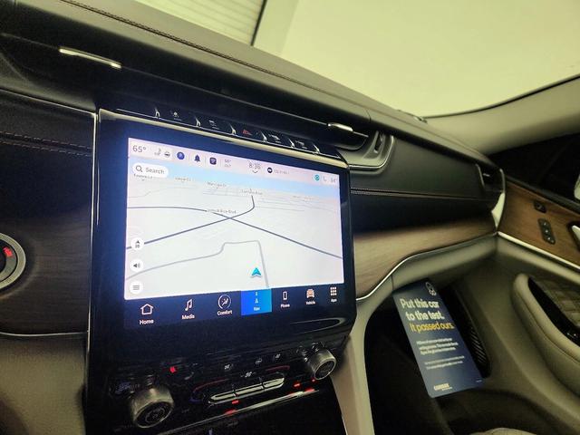 Photo of 2022 Black Jeep Grand Cherokee