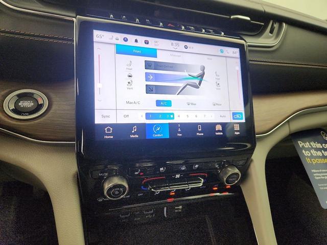 Photo of 2022 Black Jeep Grand Cherokee