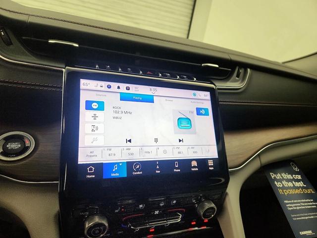 Photo of 2022 Black Jeep Grand Cherokee