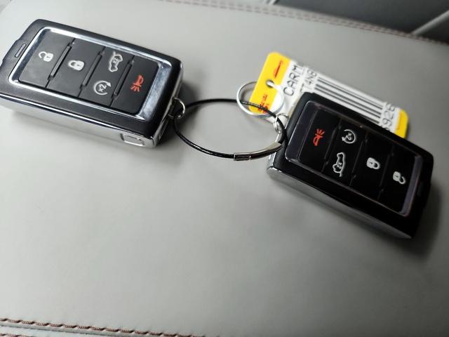 Photo of 2022 Black Jeep Grand Cherokee