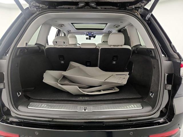 Photo of 2022 Black Jeep Grand Cherokee