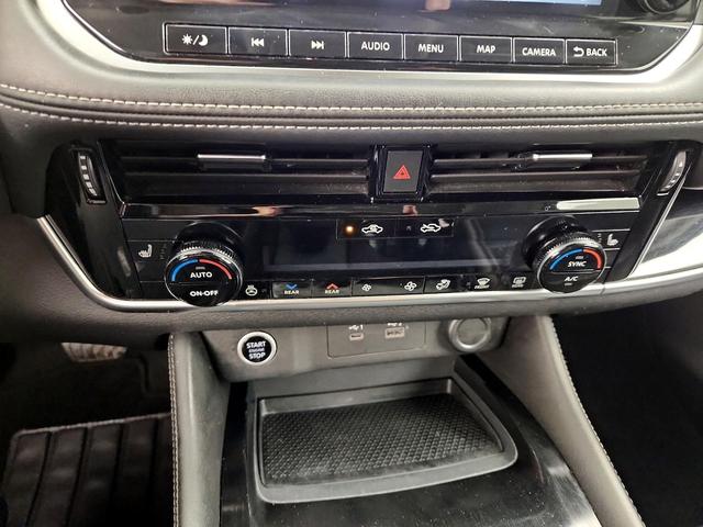 Photo of 2022 Black Nissan Rogue