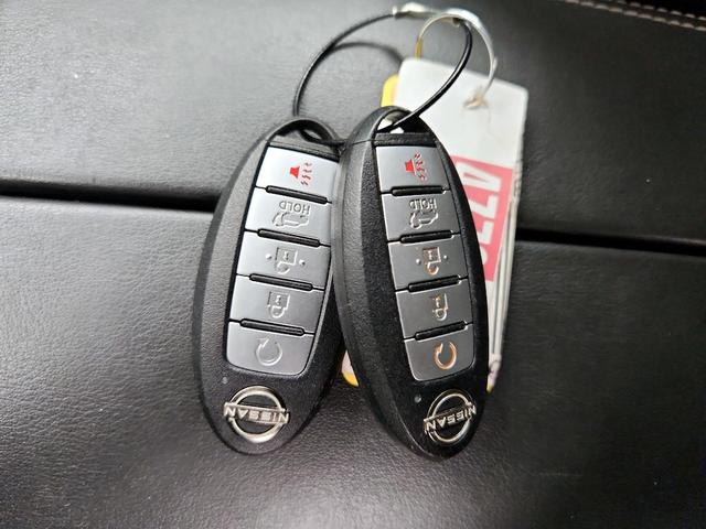 Photo of 2022 Black Nissan Rogue