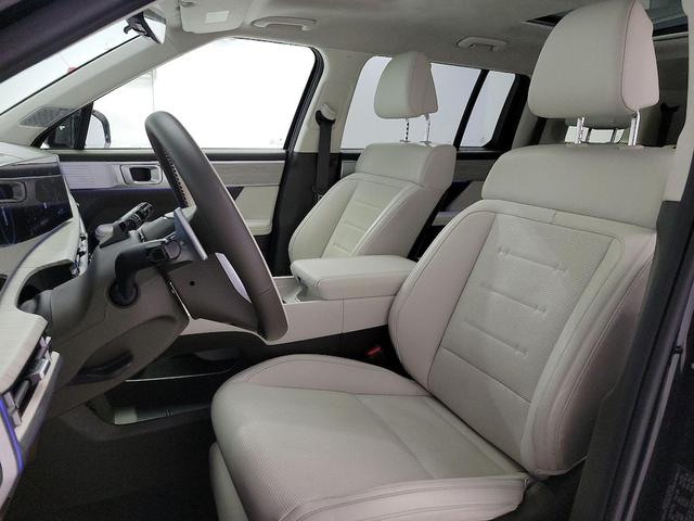 Photo of 2025 Black Hyundai SANTA FE