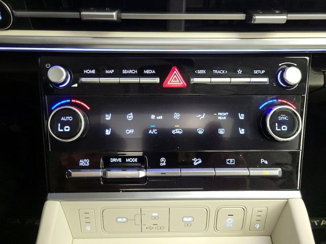 Photo of 2025 Black Hyundai SANTA FE