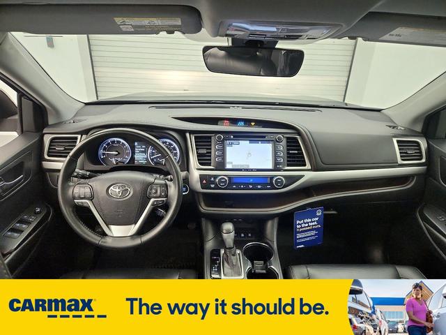 Photo of 2019 Black Toyota Highlander