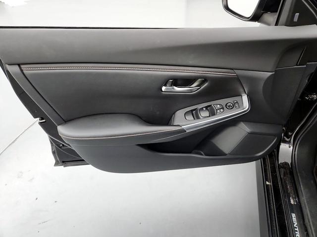 Photo of 2022 Black Nissan Sentra