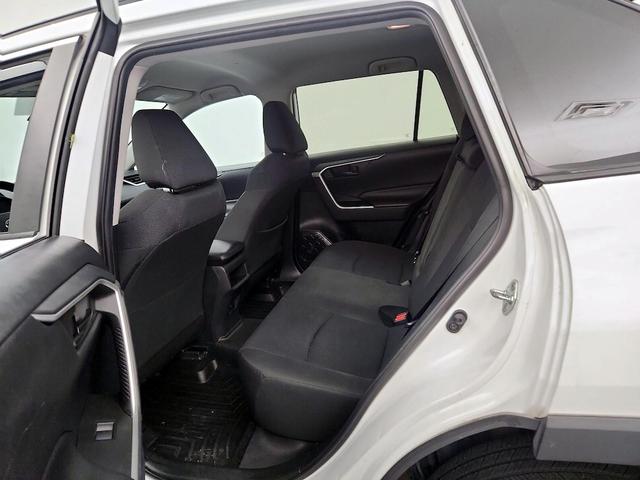 Photo of 2019 White Toyota RAV4
