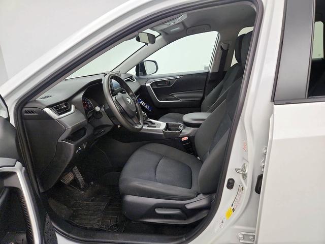 Photo of 2019 White Toyota RAV4