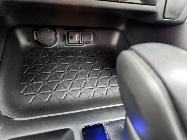 Photo of 2019 White Toyota RAV4