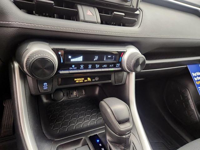 Photo of 2019 White Toyota RAV4