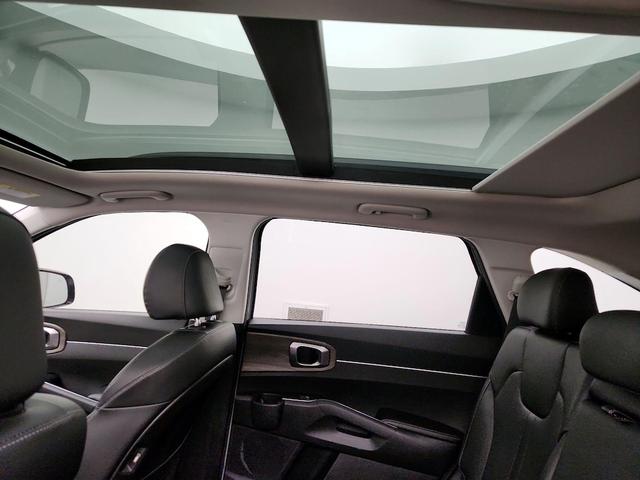 Photo of 2023 Gray Kia Sorento