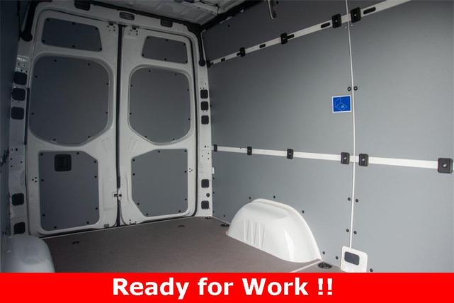 Photo of 2025 Arctic White Mercedes-Benz Sprinter 2500