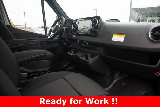 Photo of 2025 Arctic White Mercedes-Benz Sprinter 2500