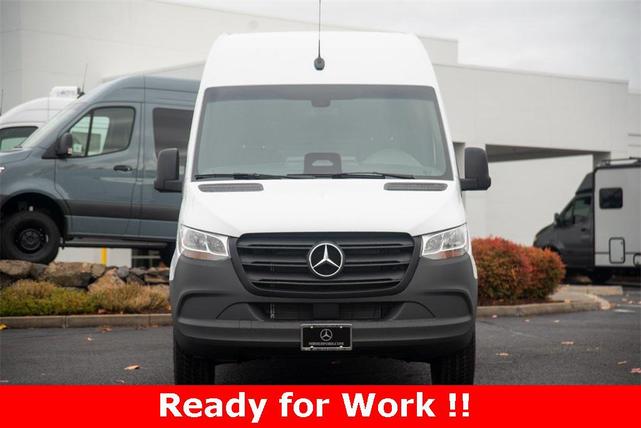 Photo of 2025 Arctic White Mercedes-Benz Sprinter 2500