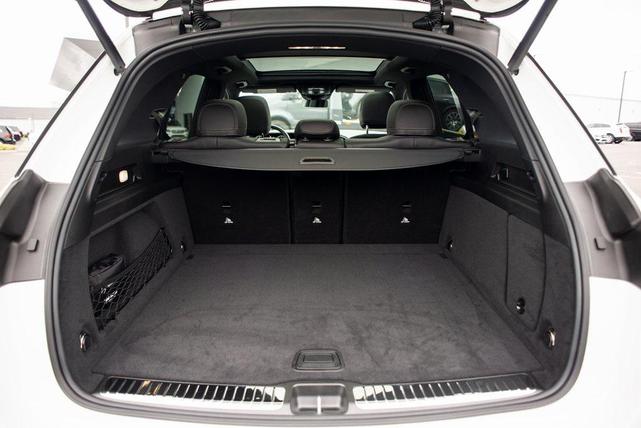 Photo of 2025 Polar White Mercedes-Benz GLE 350