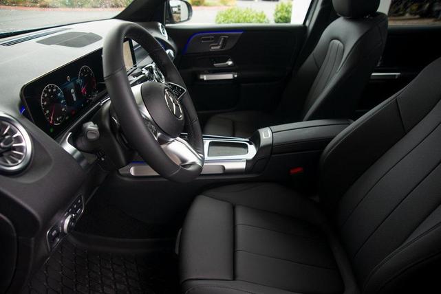 Photo of 2025 Mountain Grey Metallic Mercedes-Benz GLB 250