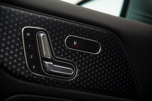 Photo of 2025 Cirrus Silver Metallic Mercedes-Benz GLA 250