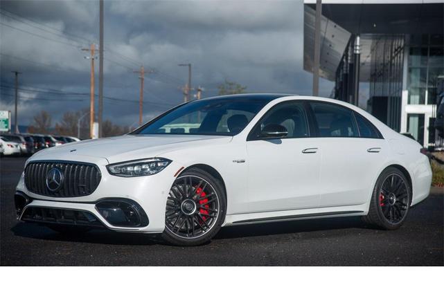 Photo of 2025 MANUFAKTUR Moonlight White Metallic Mercedes-Benz AMG S 63 E