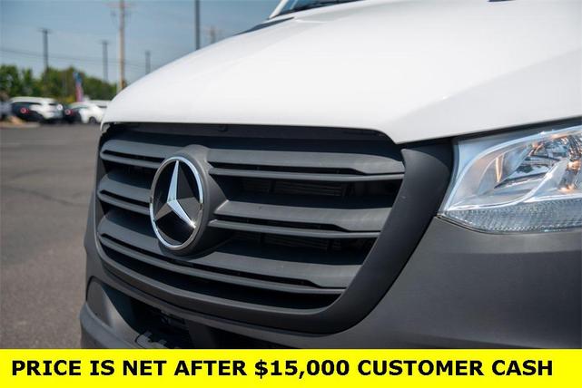 Photo of 2024 Arctic White Mercedes-Benz Sprinter 2500