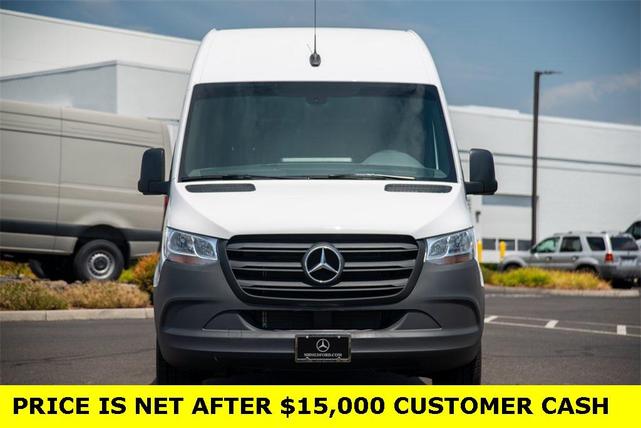 Photo of 2024 Arctic White Mercedes-Benz Sprinter 2500
