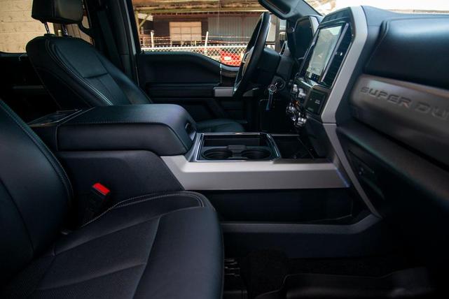 Photo of 2022 Oxford White Ford F-250