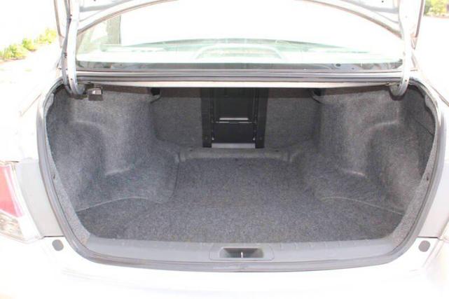 Photo of 2011 Alabaster Silver Metallic Honda Accord