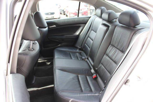 Photo of 2011 Alabaster Silver Metallic Honda Accord