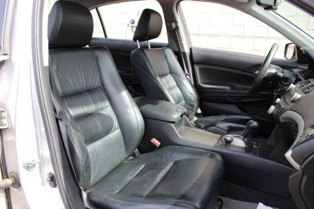 Photo of 2011 Alabaster Silver Metallic Honda Accord