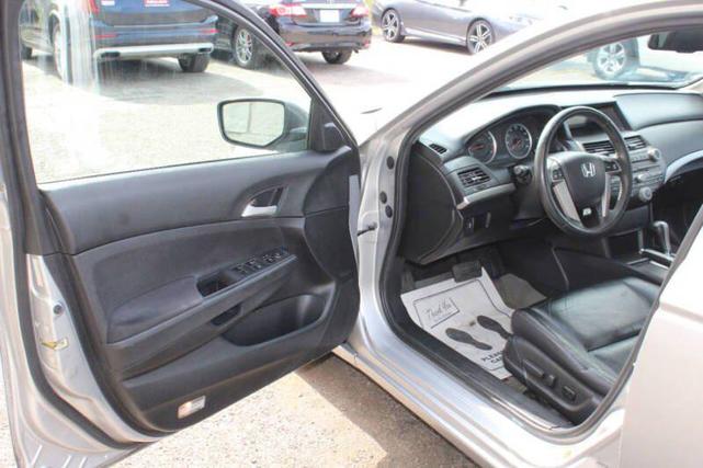 Photo of 2011 Alabaster Silver Metallic Honda Accord