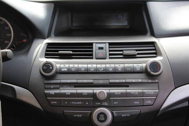 Photo of 2011 Alabaster Silver Metallic Honda Accord