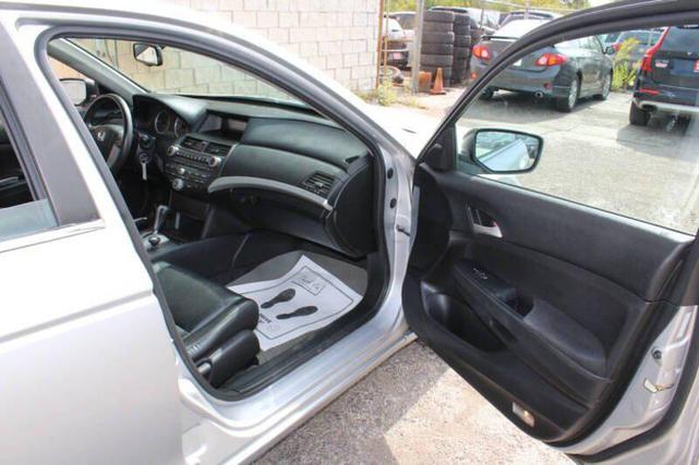 Photo of 2011 Alabaster Silver Metallic Honda Accord