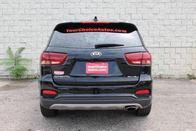 Photo of 2019 Ebony Black Kia Sorento