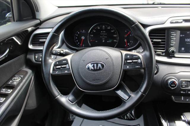 Photo of 2019 Ebony Black Kia Sorento